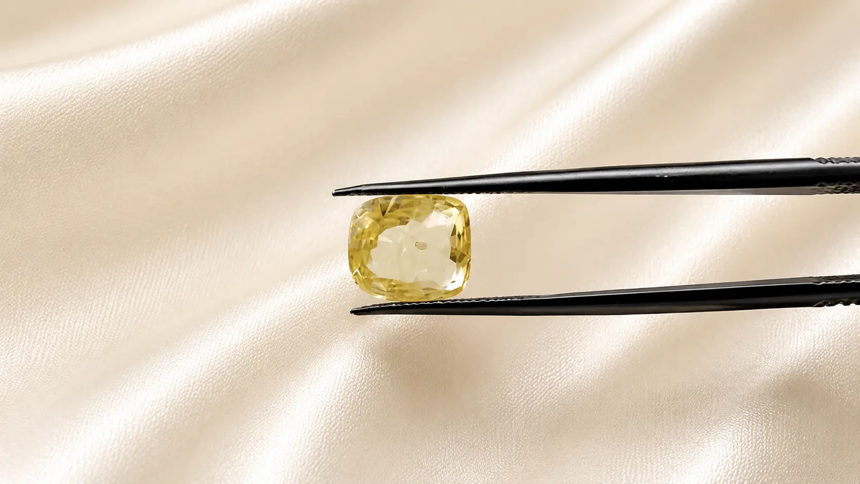 Natural Yellow Sapphire 4.82 Cts - Image 2