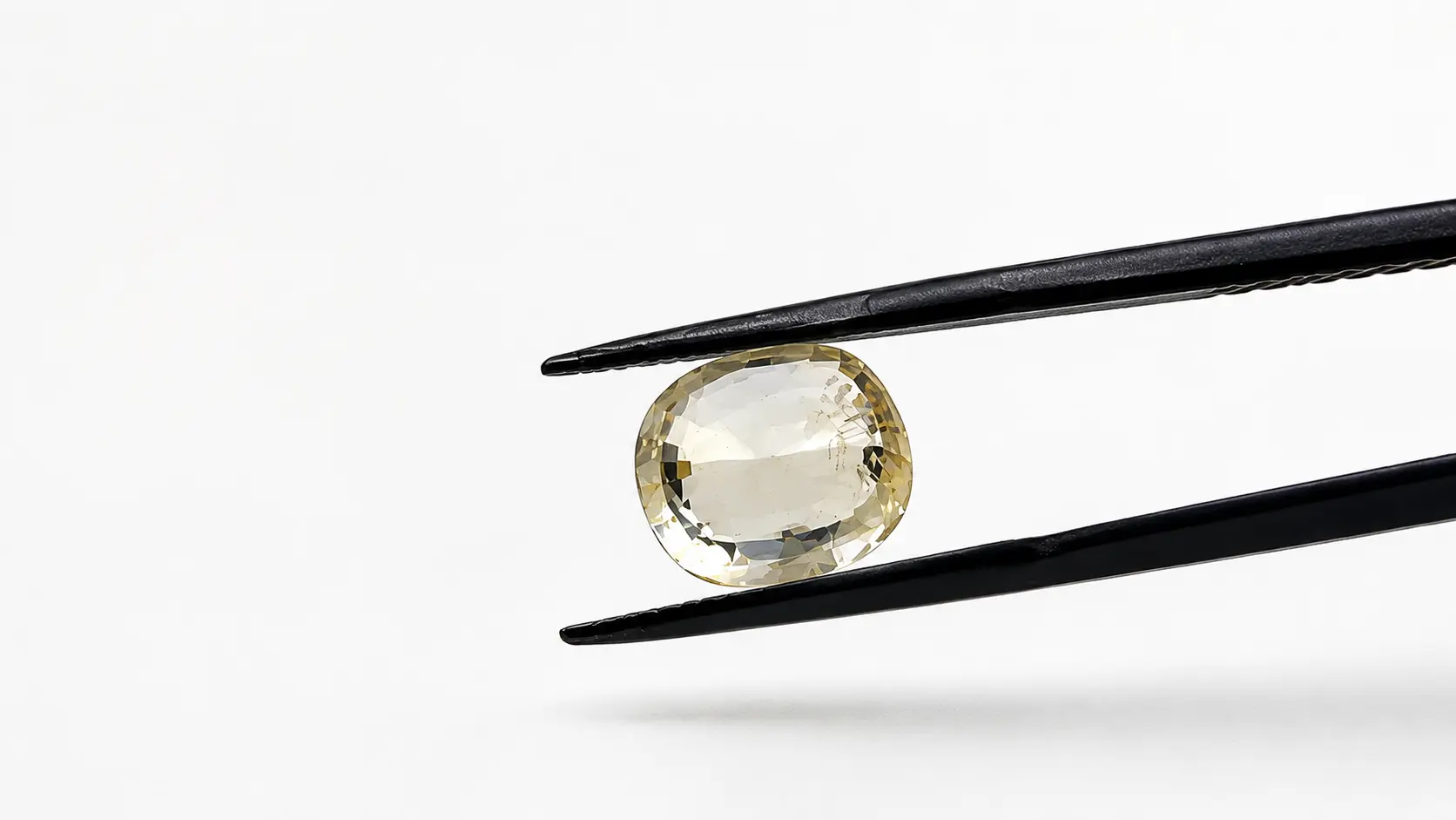 Natural Yellow Sapphire 5.50 Cts - Image 2