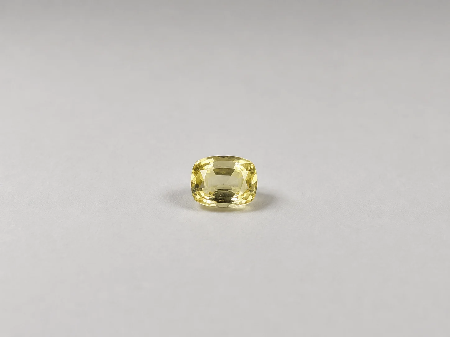 Natural Yellow Sapphire 4.02 Cts - Image 2