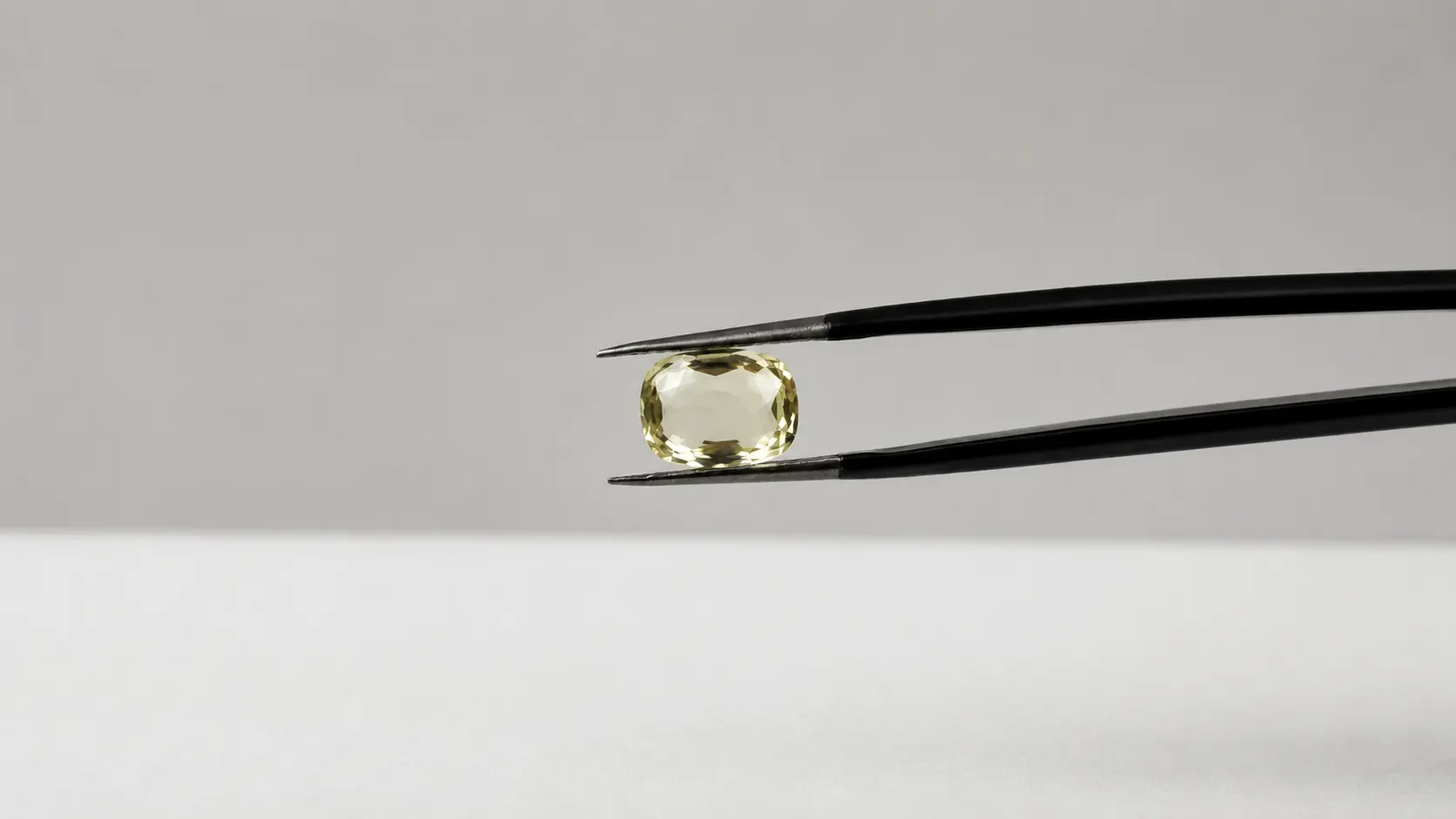 Natural Yellow Sapphire 4.18 Cts - Image 4
