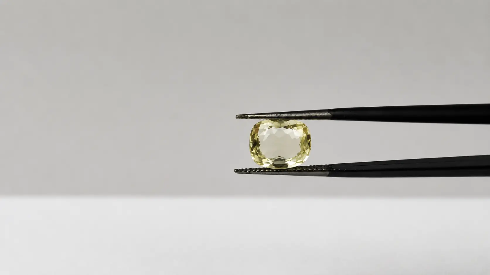 Natural Yellow Sapphire 4.18 Cts - Image 3