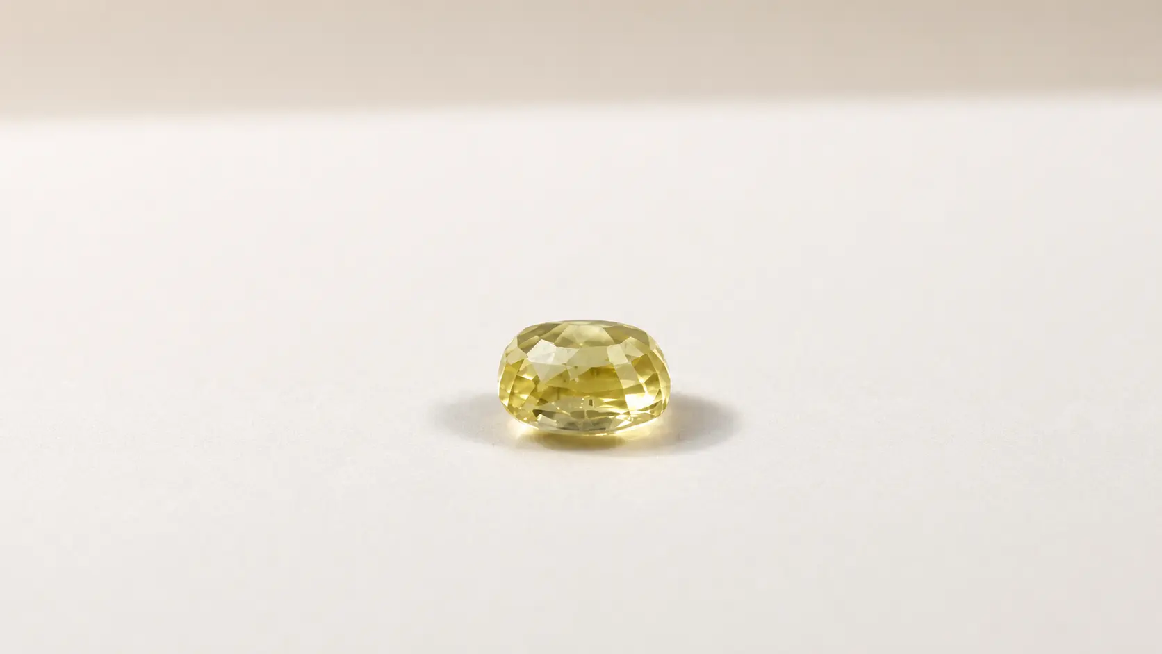 Natural Yellow Sapphire 5.34 Cts - Image 2