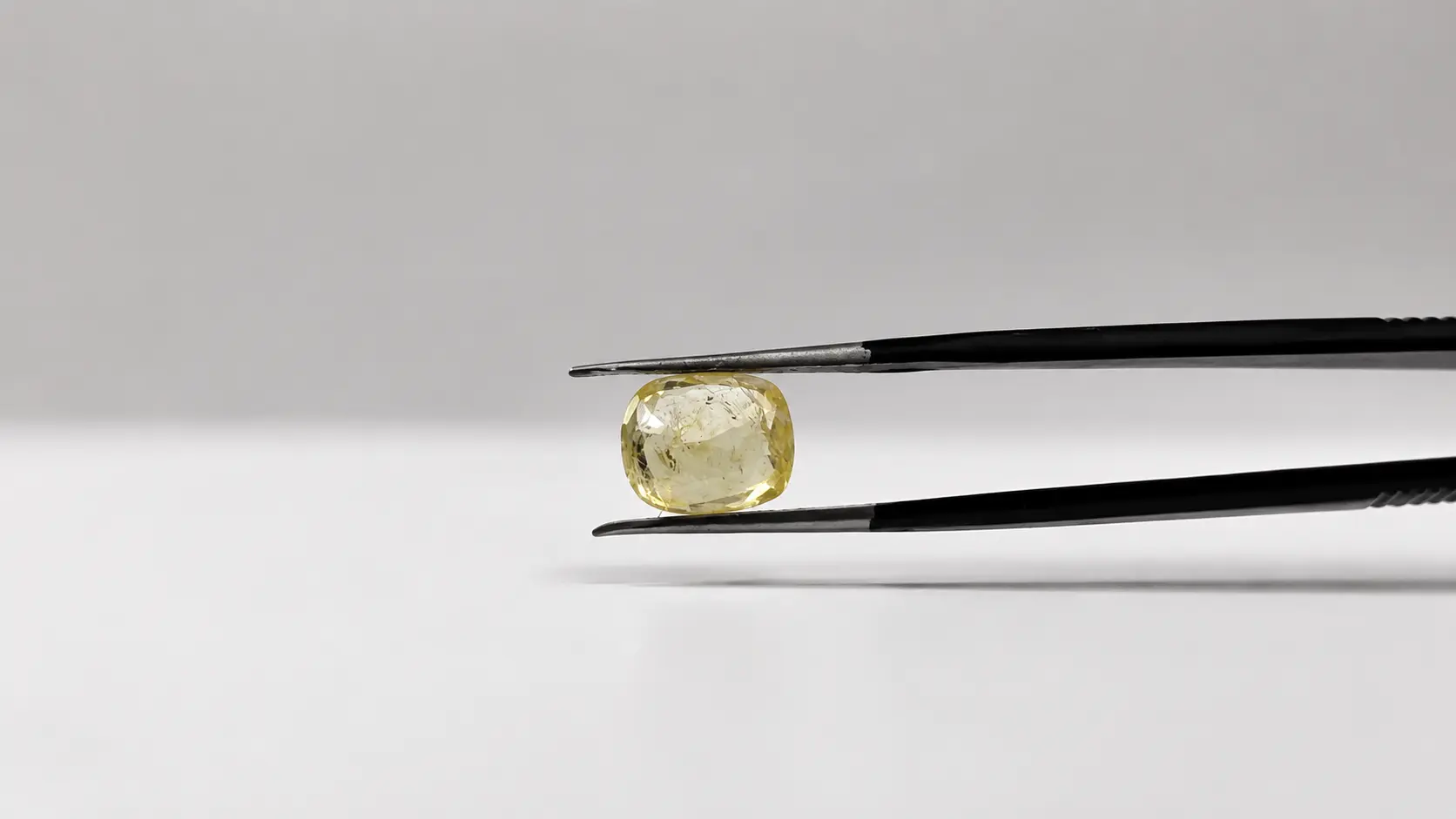 Natural Yellow Sapphire 4.61 Cts - Image 2
